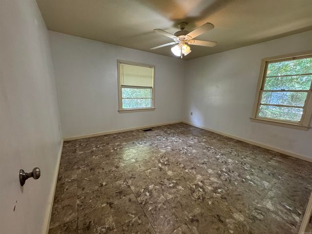 1648 Davis St, Conway, AR 72032