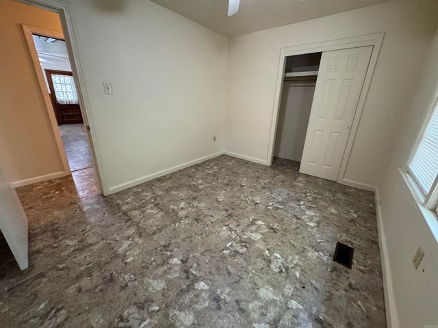 1648 Davis St, Conway, AR 72032