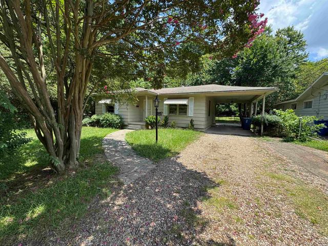 1648 Davis St, Conway, AR 72032