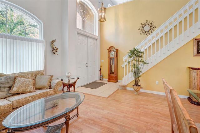 1892 Par Dr, Naples, FL 34120