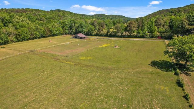 7117 White Oak Valley Road, Mc Donald, TN 37353