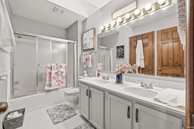 6021 Sawmill Woods Drive, Fort Wayne, IN 46835