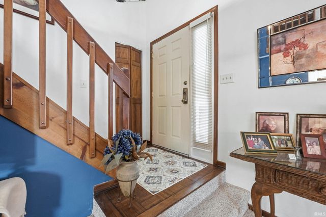 6021 Sawmill Woods Drive, Fort Wayne, IN 46835