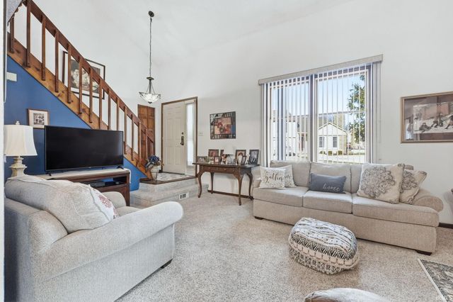 6021 Sawmill Woods Drive, Fort Wayne, IN 46835