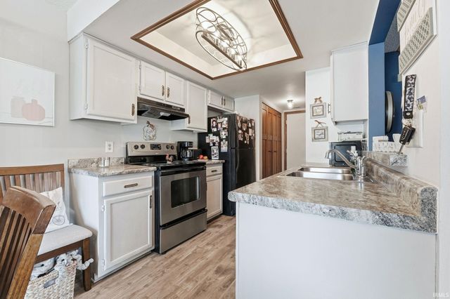 6021 Sawmill Woods Drive, Fort Wayne, IN 46835