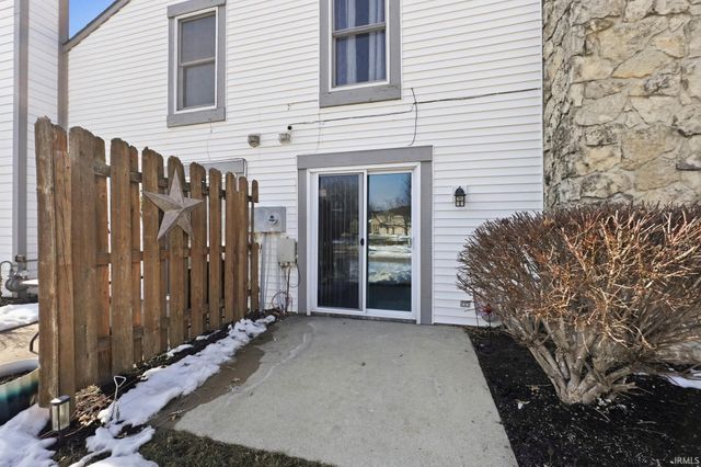 6021 Sawmill Woods Drive, Fort Wayne, IN 46835