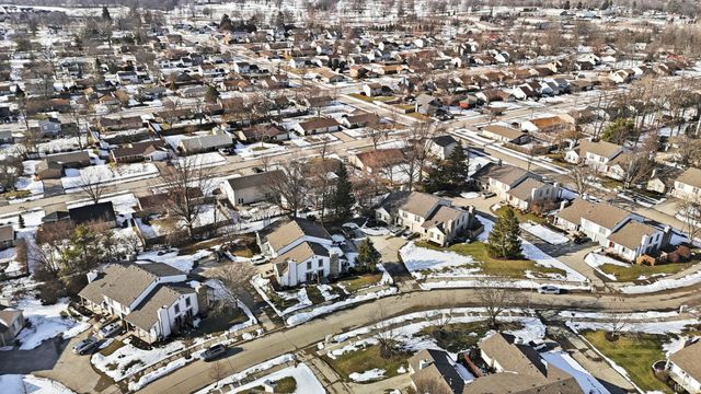 6021 Sawmill Woods Drive, Fort Wayne, IN 46835