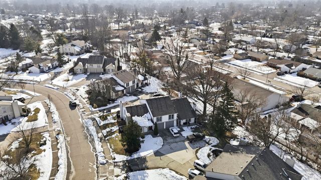 6021 Sawmill Woods Drive, Fort Wayne, IN 46835