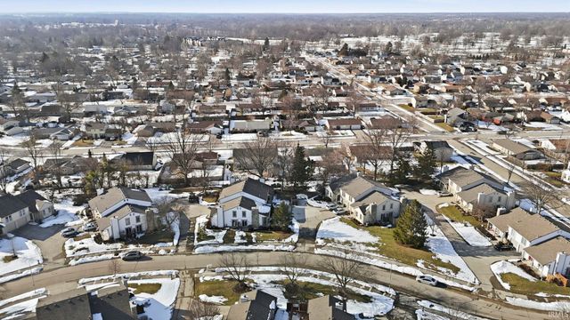 6021 Sawmill Woods Drive, Fort Wayne, IN 46835