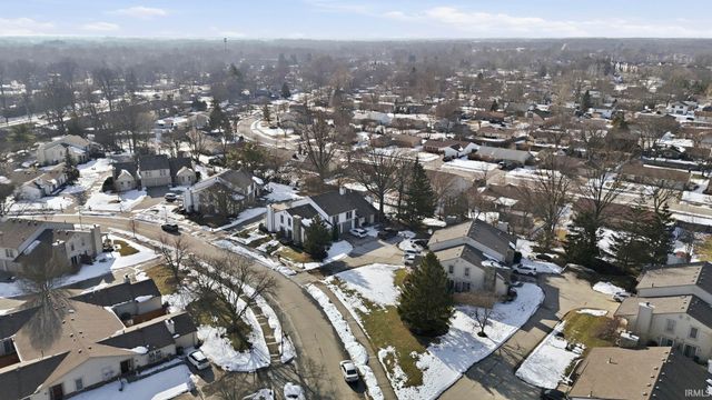 6021 Sawmill Woods Drive, Fort Wayne, IN 46835