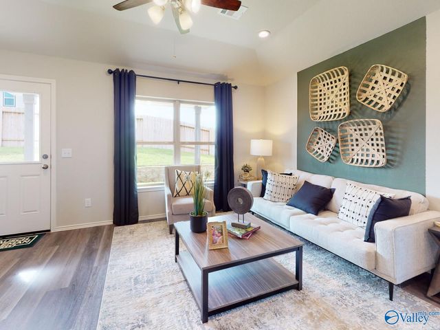 4031 White River, Decatur, AL 35603
