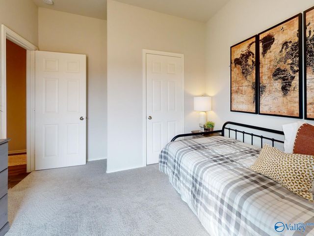4031 White River, Decatur, AL 35603