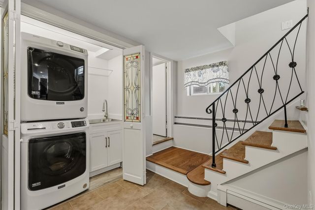 53 Greenwood Lane, Valhalla, NY 10595