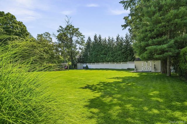 53 Greenwood Lane, Valhalla, NY 10595