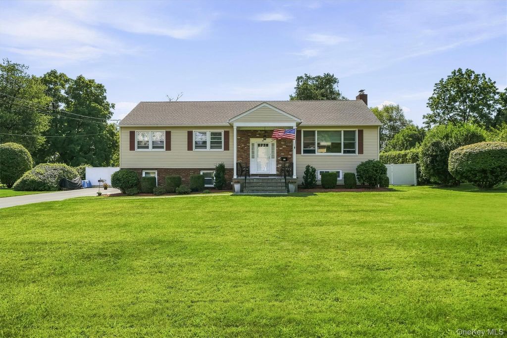 53 Greenwood Lane, Valhalla, NY 10595 — exterior