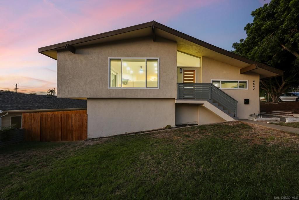 4542 Milton Street, San Diego, CA 92110 — photo 2