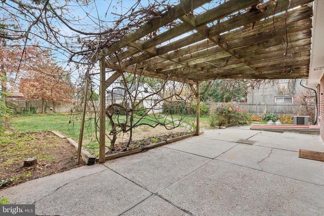 1642 LOCUST ST, Norristown, PA 19401