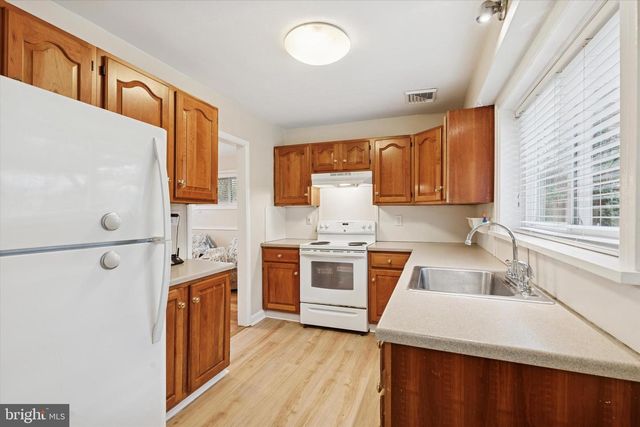 1642 LOCUST ST, Norristown, PA 19401