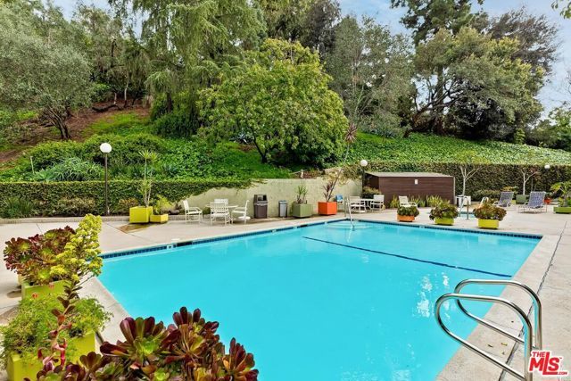 2018 Griffith Park Boulevard 215, Los Angeles, CA 90039