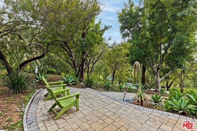 2018 Griffith Park Boulevard 215, Los Angeles, CA 90039