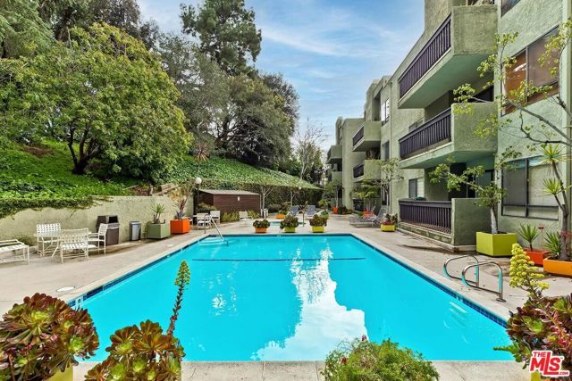 2018 Griffith Park Boulevard 215, Los Angeles, CA 90039