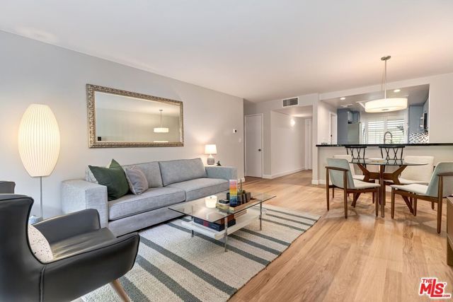 2018 Griffith Park Boulevard 215, Los Angeles, CA 90039