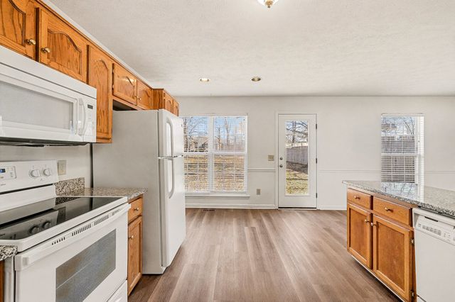 129 Candle Wood Dr, Hendersonville, TN 37075