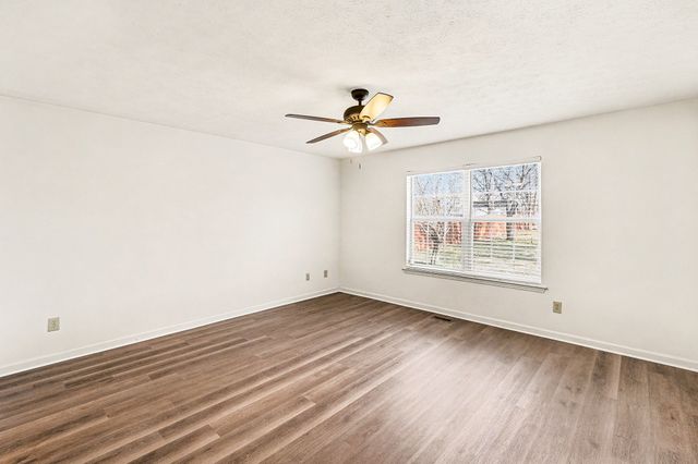 129 Candle Wood Dr, Hendersonville, TN 37075