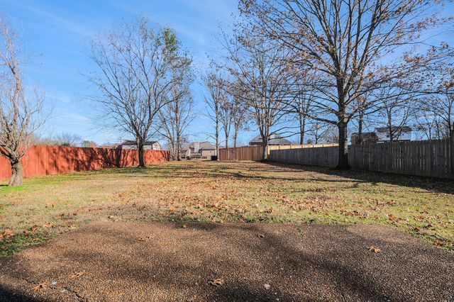 129 Candle Wood Dr, Hendersonville, TN 37075