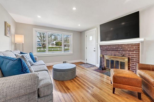 9 Valley Road, Norwood, MA 02062