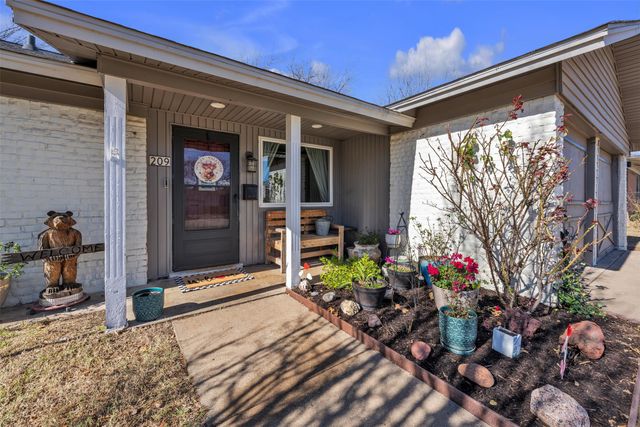 209 Mccurdy Street, Crowley, TX 76036