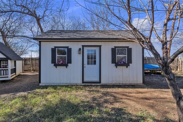 209 Mccurdy Street, Crowley, TX 76036