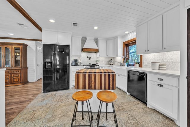 209 Mccurdy Street, Crowley, TX 76036