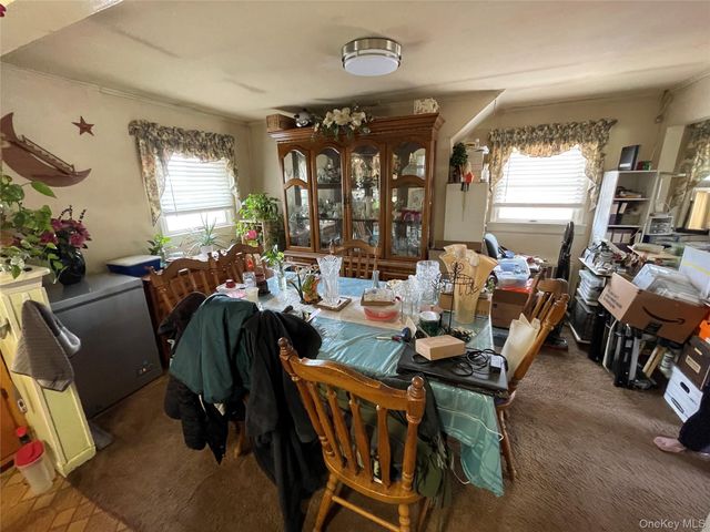581 Grand Avenue, Lindenhurst, NY 11757