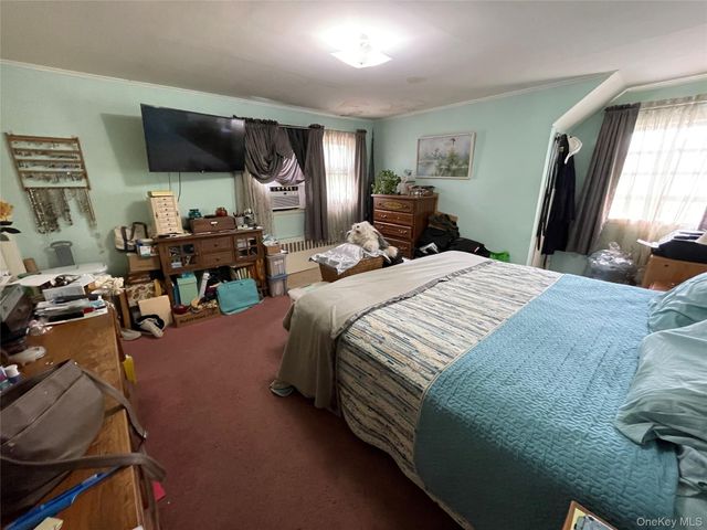 581 Grand Avenue, Lindenhurst, NY 11757
