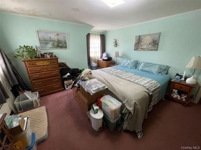 581 Grand Avenue, Lindenhurst, NY 11757