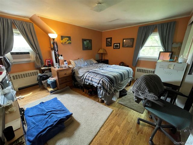 581 Grand Avenue, Lindenhurst, NY 11757