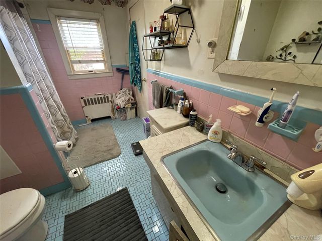 581 Grand Avenue, Lindenhurst, NY 11757