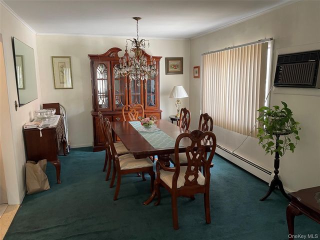 581 Grand Avenue, Lindenhurst, NY 11757