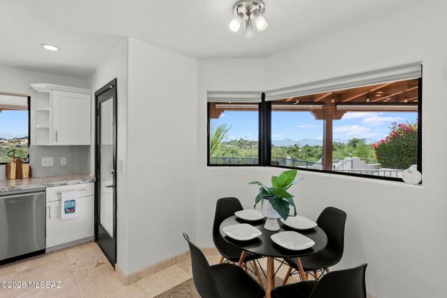 6420 N Regal Manor Drive, Tucson, AZ 85750