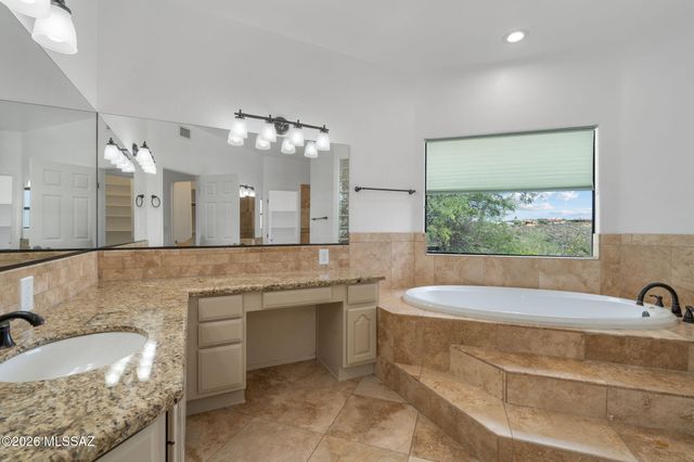 6420 N Regal Manor Drive, Tucson, AZ 85750