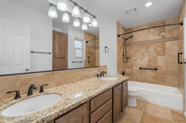 6420 N Regal Manor Drive, Tucson, AZ 85750