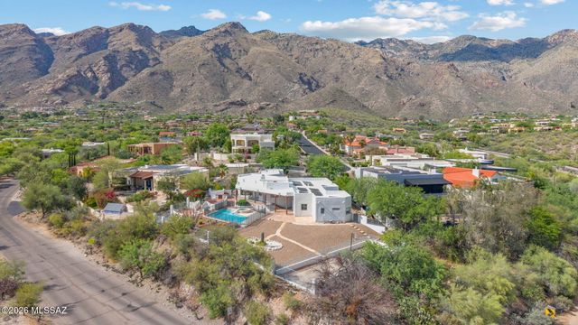 6420 N Regal Manor Drive, Tucson, AZ 85750