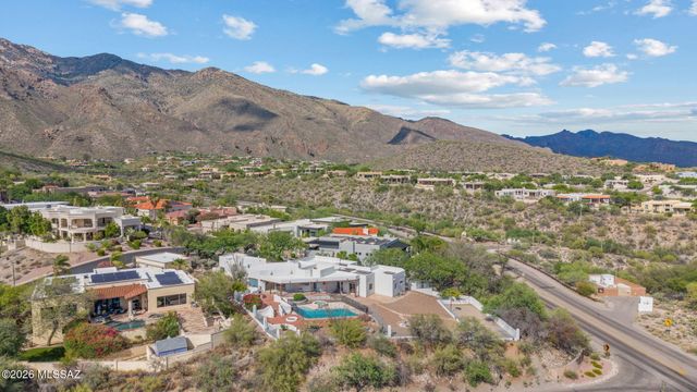 6420 N Regal Manor Drive, Tucson, AZ 85750