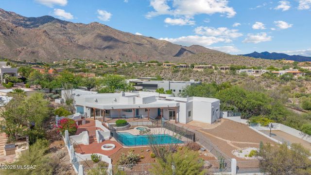 6420 N Regal Manor Drive, Tucson, AZ 85750
