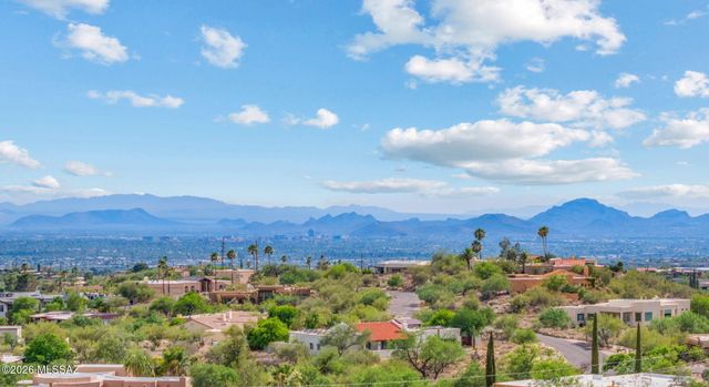6420 N Regal Manor Drive, Tucson, AZ 85750