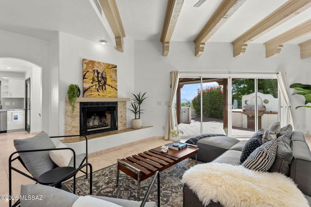 6420 N Regal Manor Drive, Tucson, AZ 85750