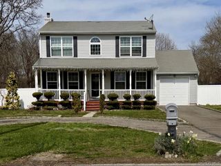 345 Commack Road, Shirley, NY 11967