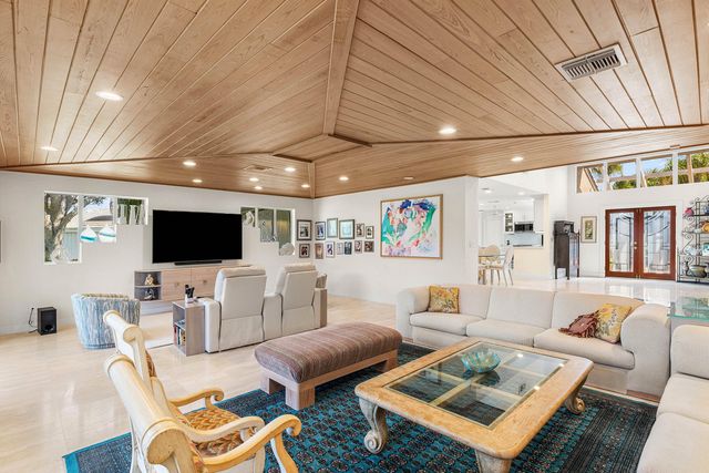 35 Estate Drive, Boynton Beach, FL 33436