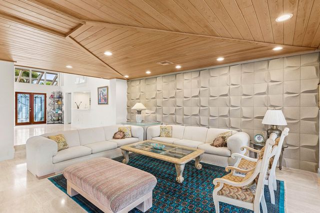 35 Estate Drive, Boynton Beach, FL 33436